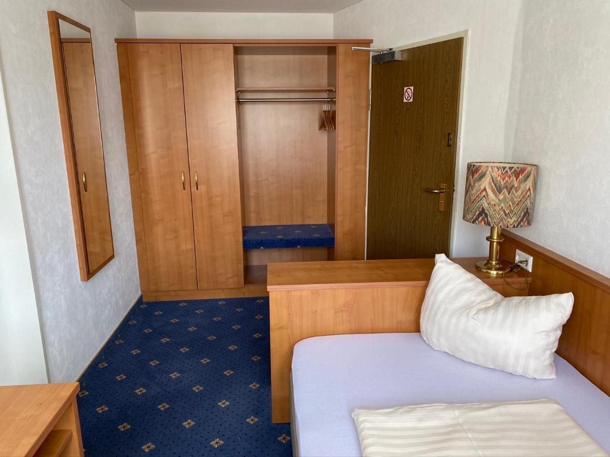 Hotel Kaiserhof Lehrte Ngoại thất bức ảnh